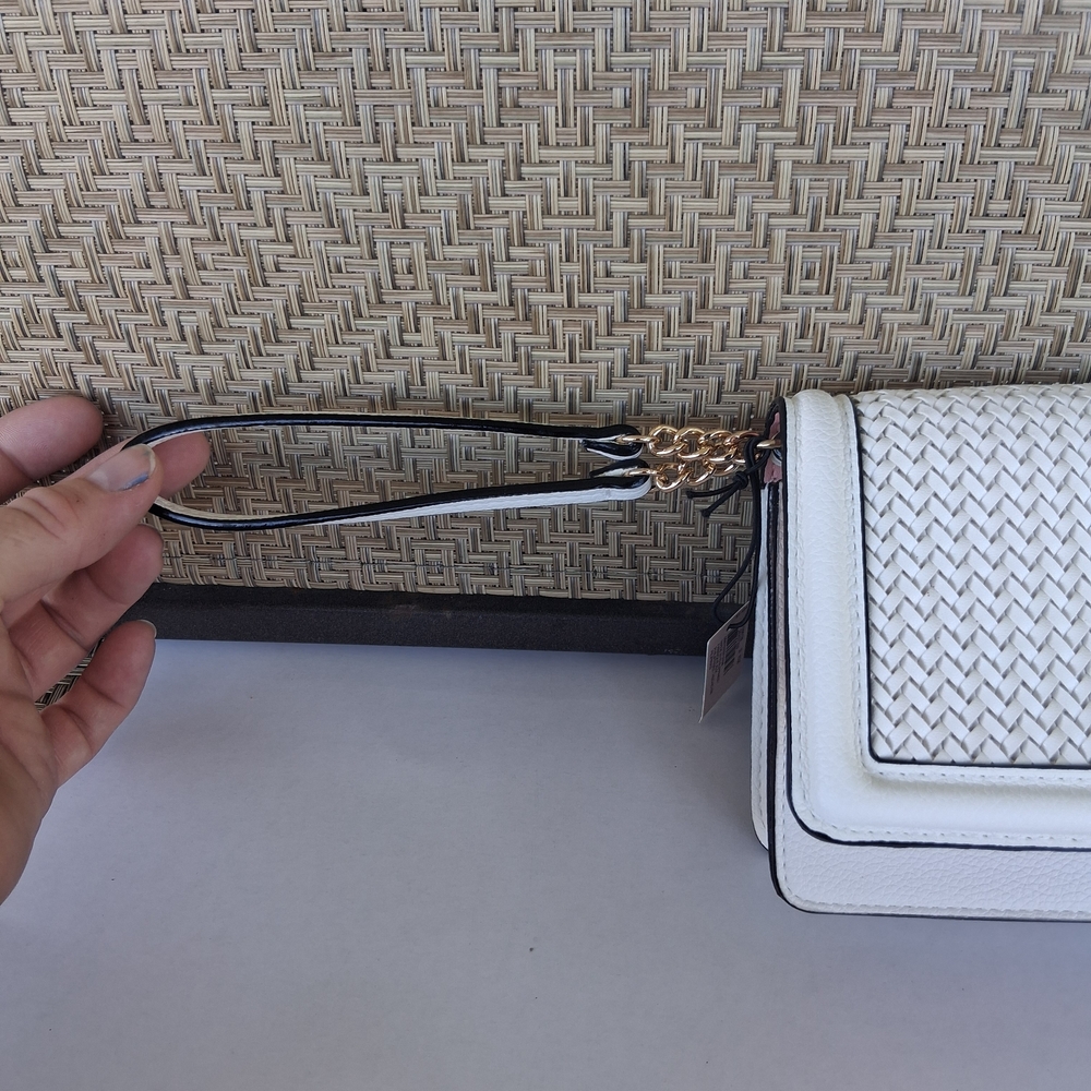 Victoria's Secret White Wristlet Clutch - Picture 7 of 9